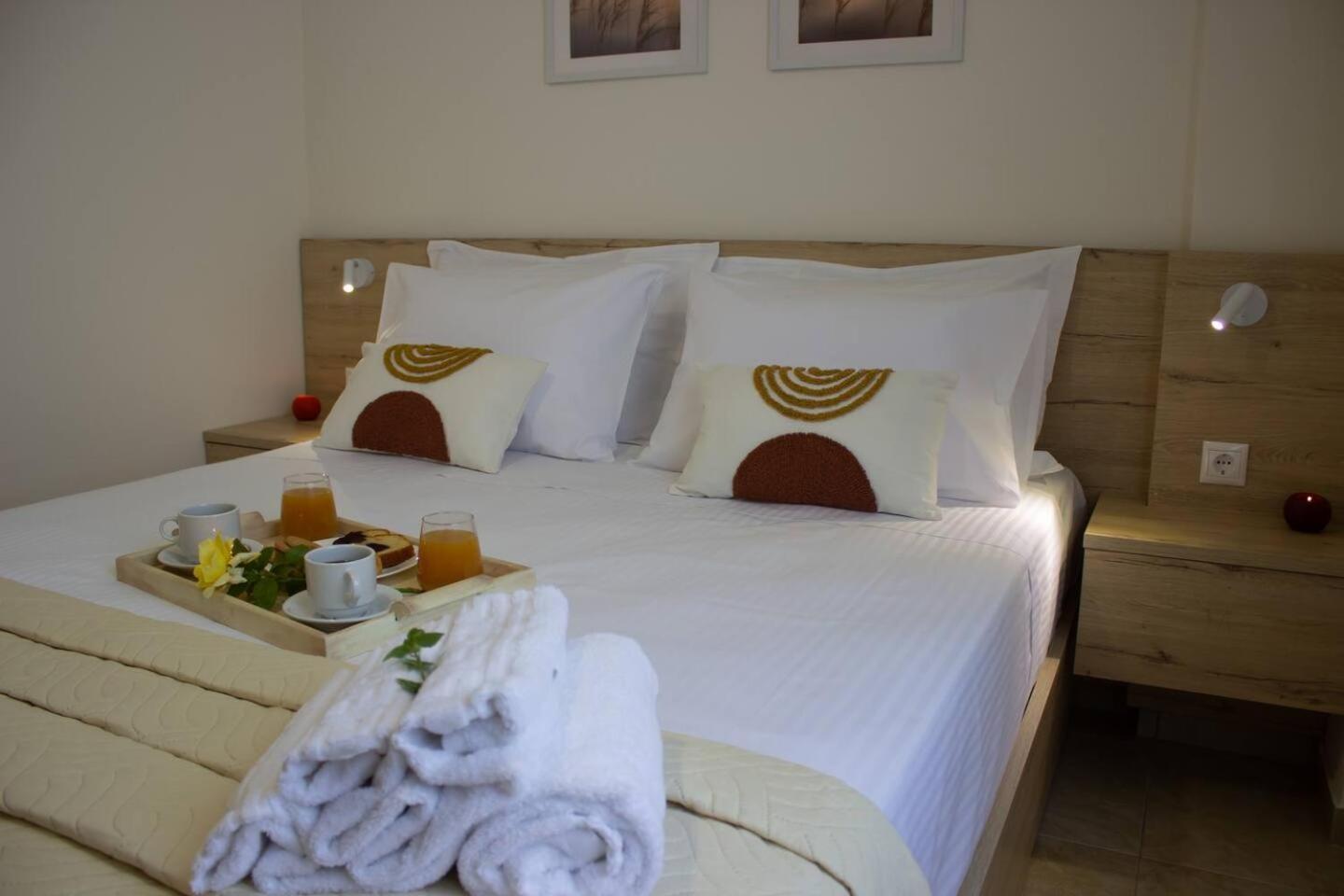 Maistro Suites With Pool, Matala エクステリア 写真
