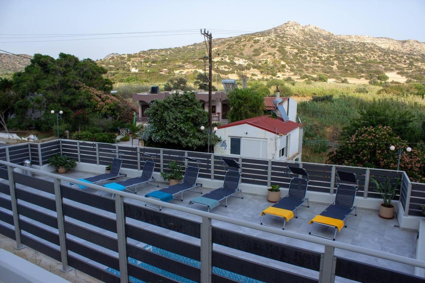 Maistro Suites With Pool, Matala エクステリア 写真