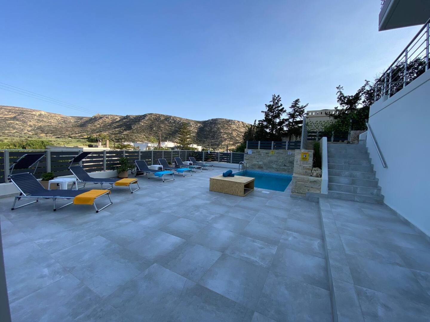 Maistro Suites With Pool, Matala エクステリア 写真