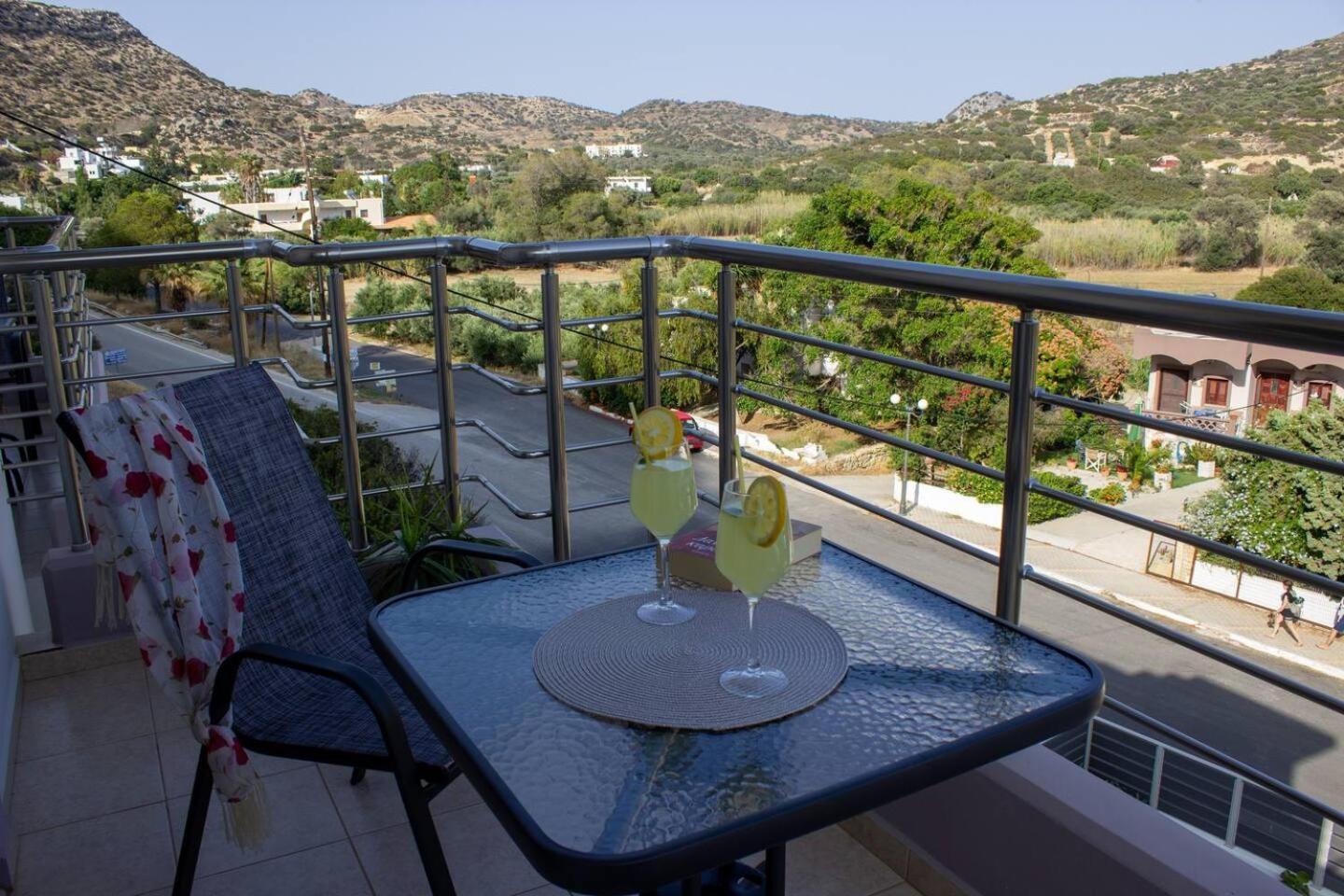 Maistro Suites With Pool, Matala エクステリア 写真
